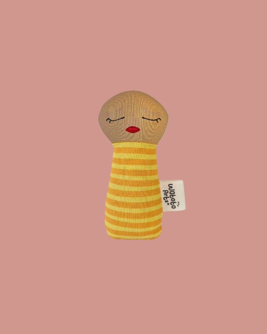 Yara_mjuk_bebisdocka_ljusbrun