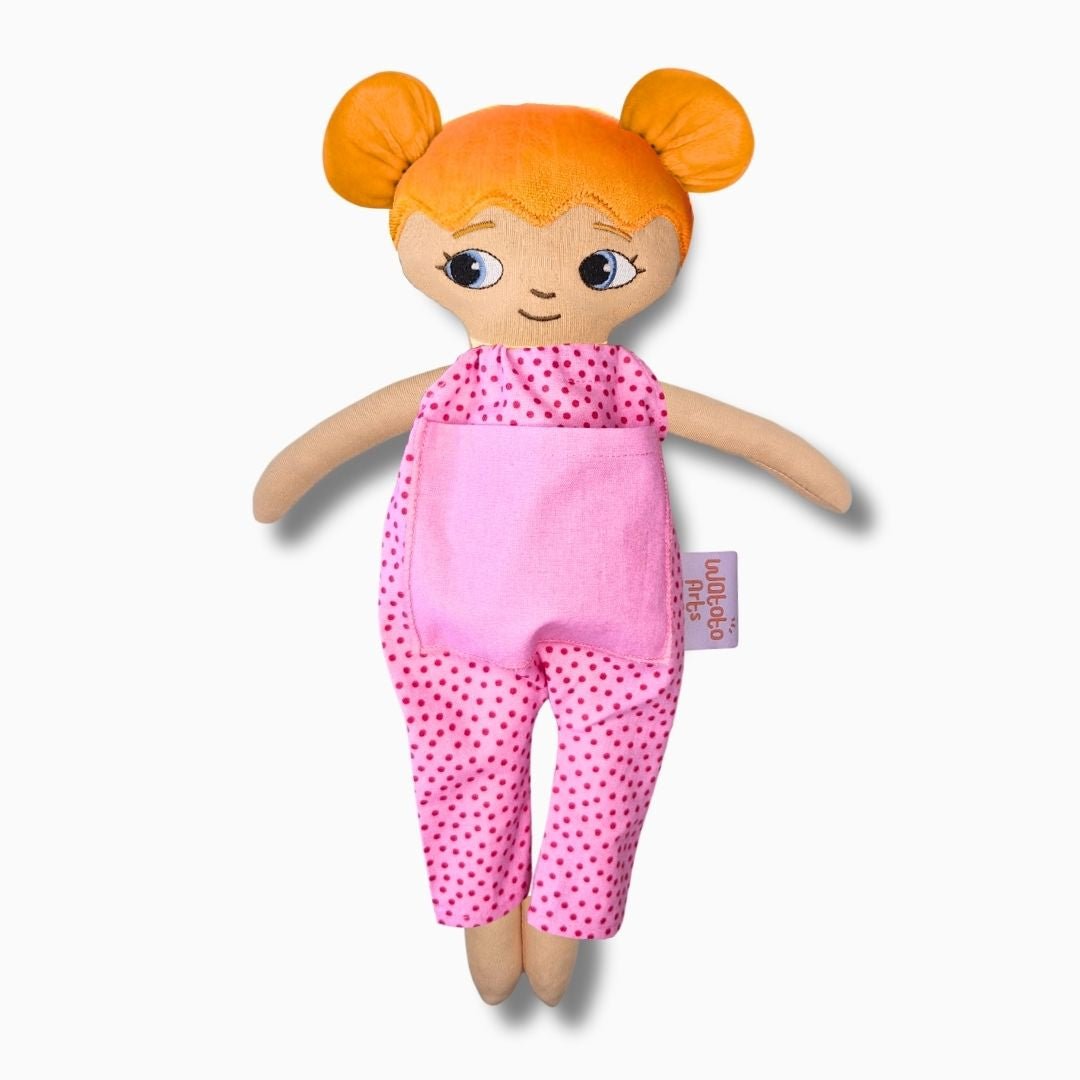 Mjuk docka med personlig brodyr | Dockan Alva