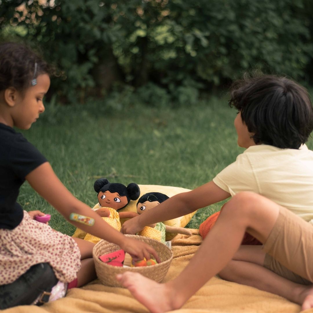 Mjuk docka med personlig brodyr | Dockan Hugo