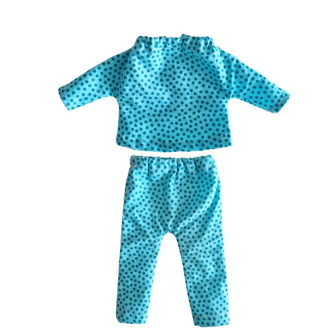 blå färgad tvådelad pyjamas till docka. Tillverkad i Sverige av Watoto Arts