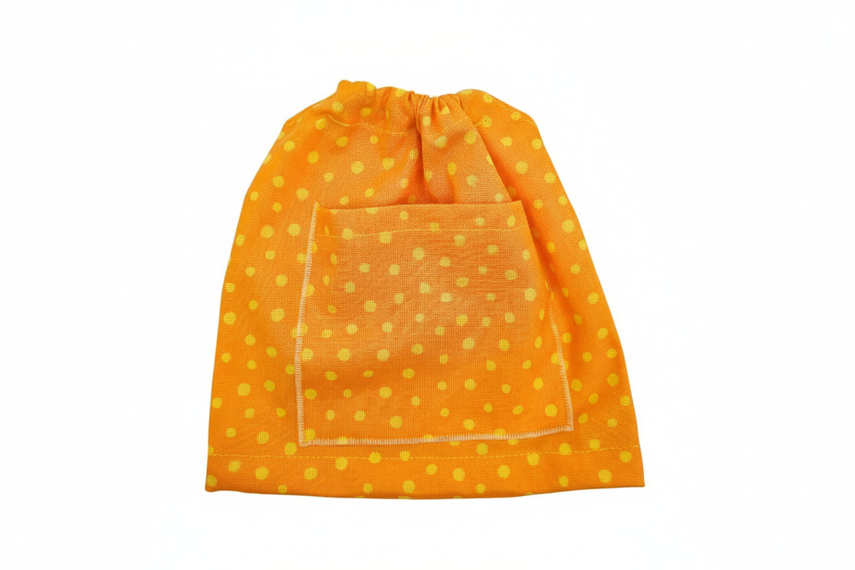 Watoto Arts | Docktillbehör och Dockkläder | Orange Prickig Klänning tillverkad av ekologiska och giftfria tyger.