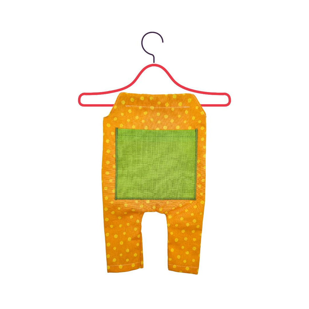 Orange prickig jumpsuit, dockkläder