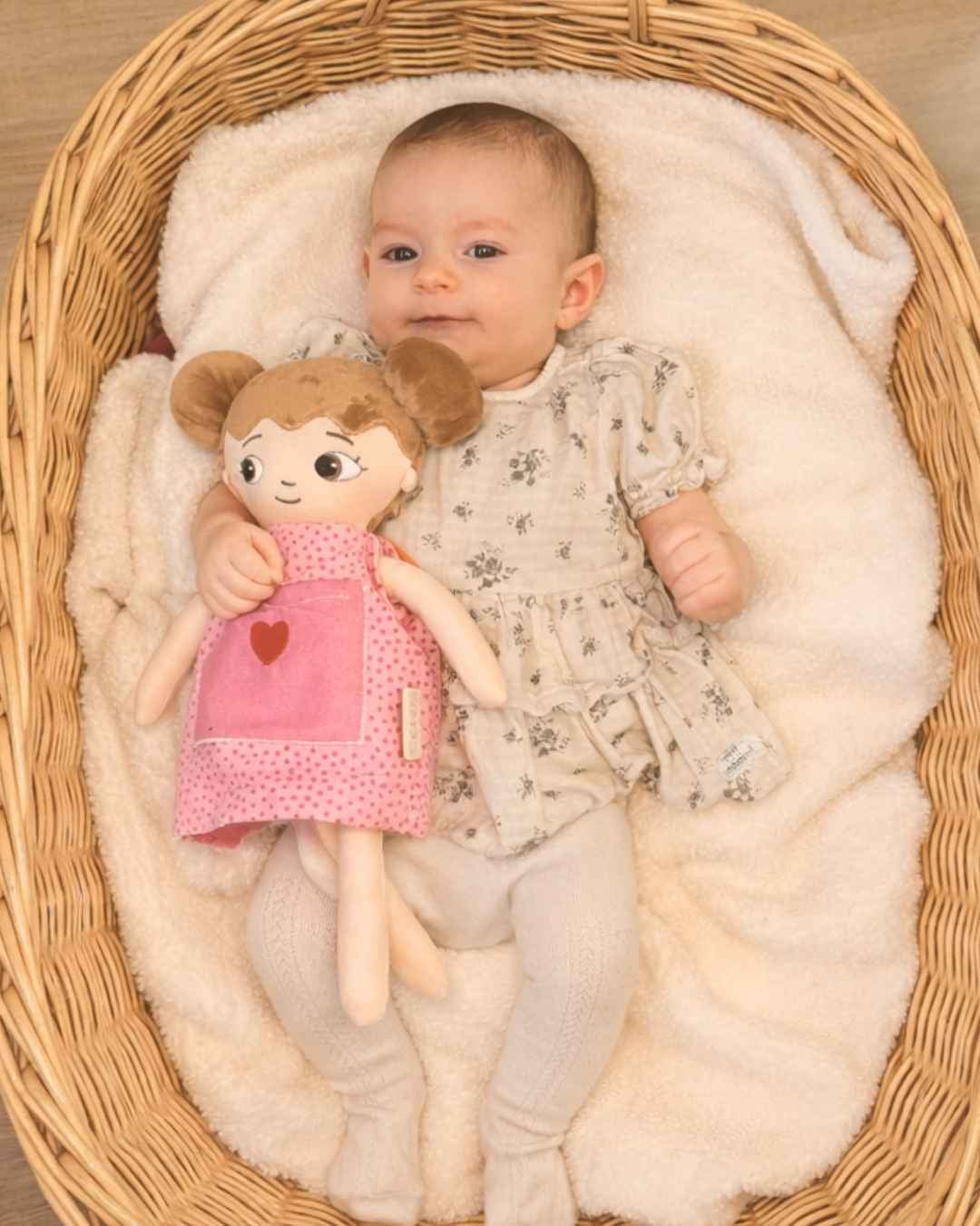 mjuk docka dopgåva för baby ekologisk Sverige