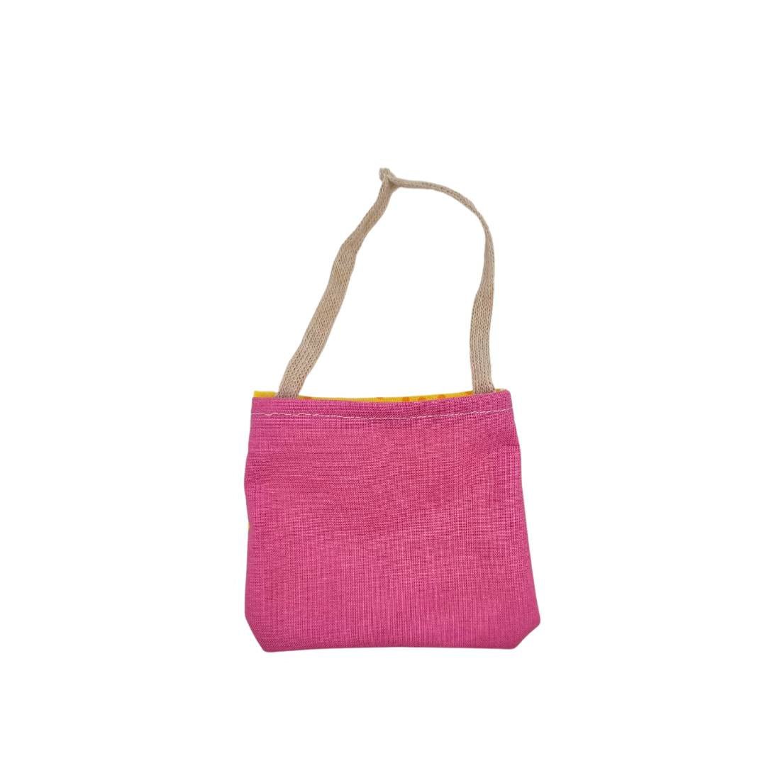 Rosa Dockväska. Dockväska för watoto arts dockor. väskan är tillverkad av ekologiska och giftfria tyger. 