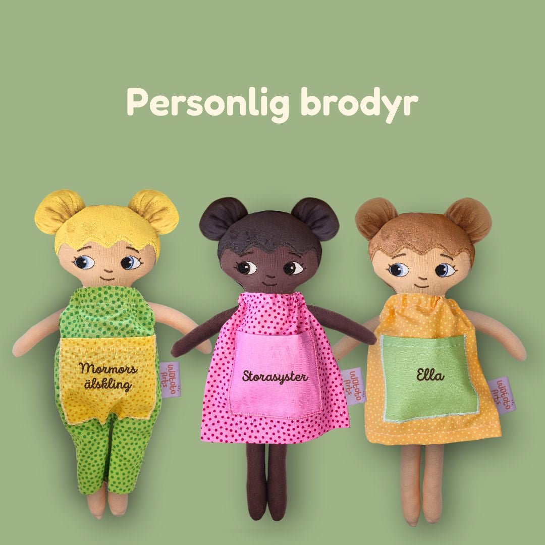 Mjuk docka med personlig brodyr | Dockan Amaya