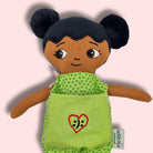 Mjuk Docka Nova - Watoto Arts x Henrik Wahlström Upp och Ner hjärtat. närbild på dockan som bidrar till bättre psykisk hälsa. 