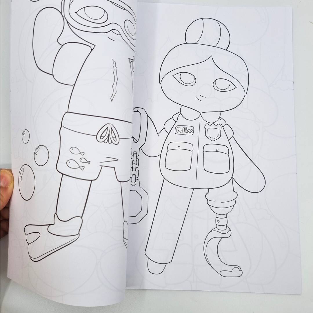 Närbild på en siduppslag i watoto arts målarbok