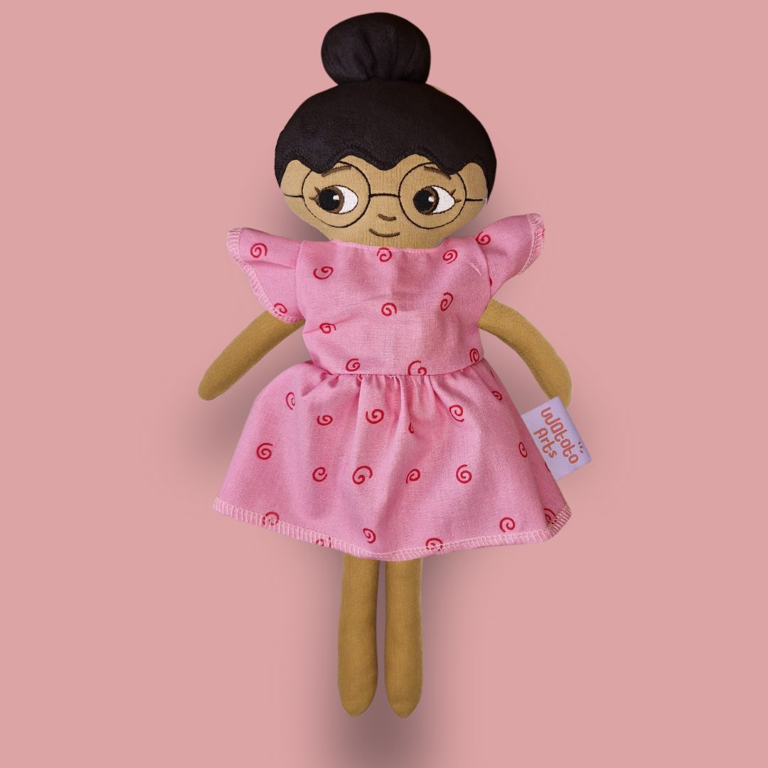 Watoto Arts | Mjuk docka Test